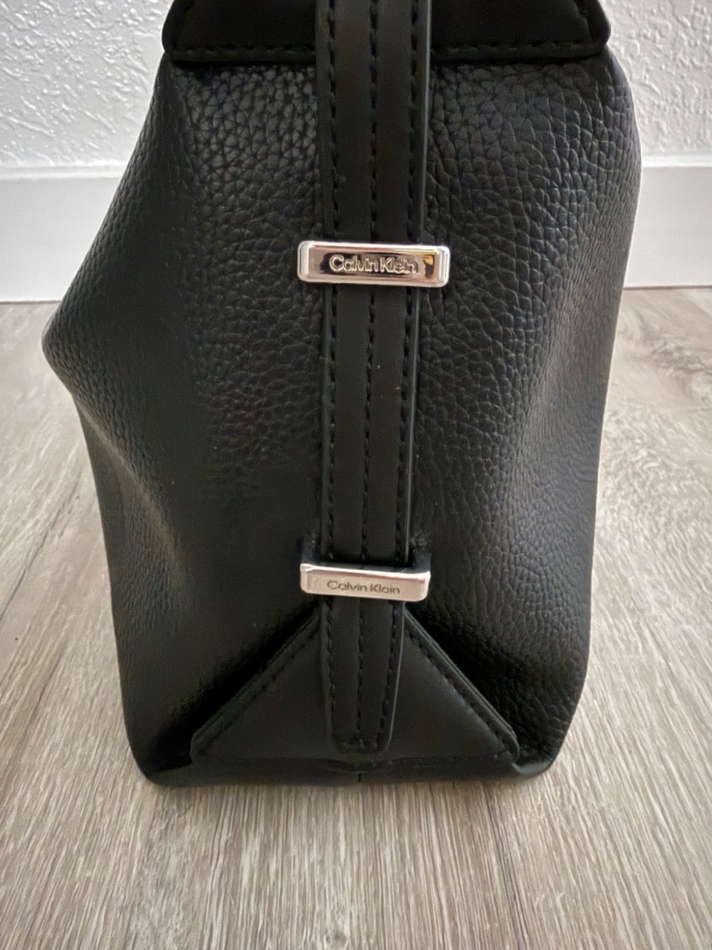 Calvin Klein Women’s Black pebbled Faux Leather Purse NWOT - Picture 6 of 15